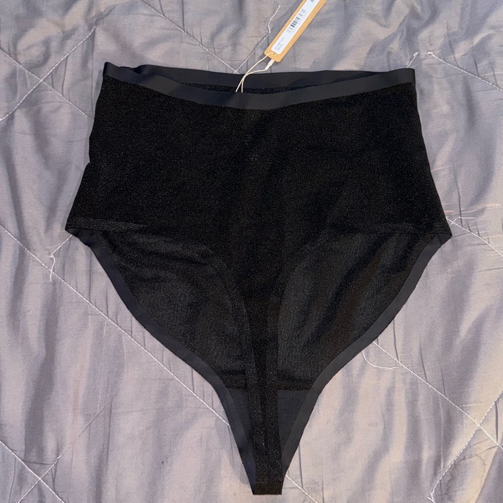 SKIMS SHEER SCULPTING THONG